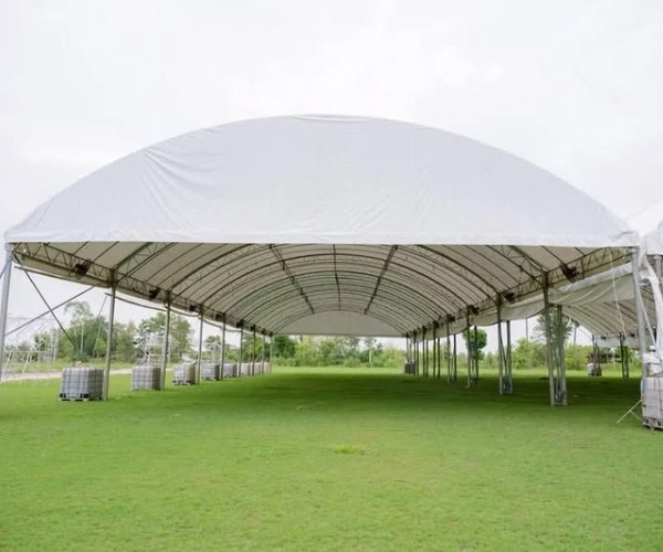 เต็ทโดมใหญ่